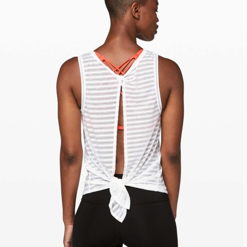 Lululemon Meet Halfway Tie Tank *Striped‎ in White Size S